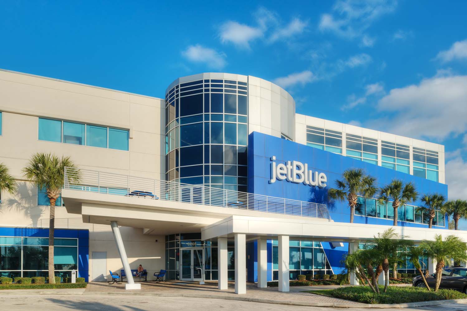 Exterior photo of JetBlue Orlando Support Campus, university building